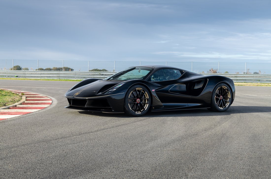 Lotus Evija — vista traseira